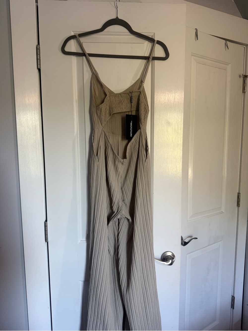 PrettyLittleThing Beige Pleated Spaghetti-Strap Romper with Pockets - Picture 2 of 4